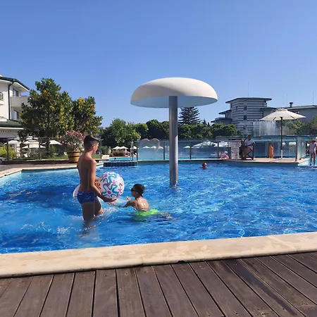 Emerald Wellness & Üdülőközpont Ravda