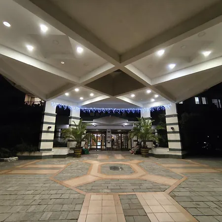 Resort Emerald Wellness &