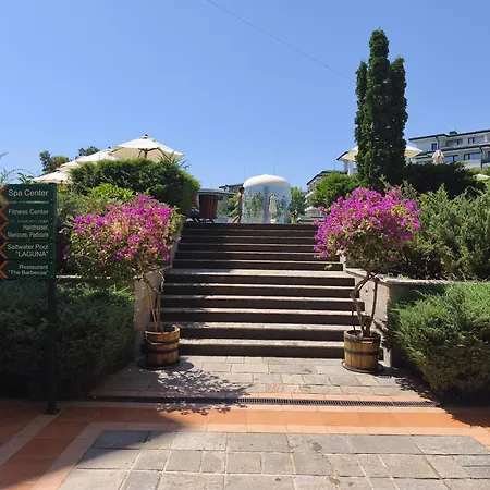 Emerald Wellness & Ravda