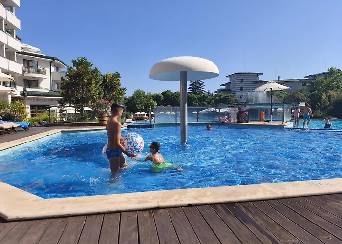 Emerald Wellness & リゾート ラヴダ