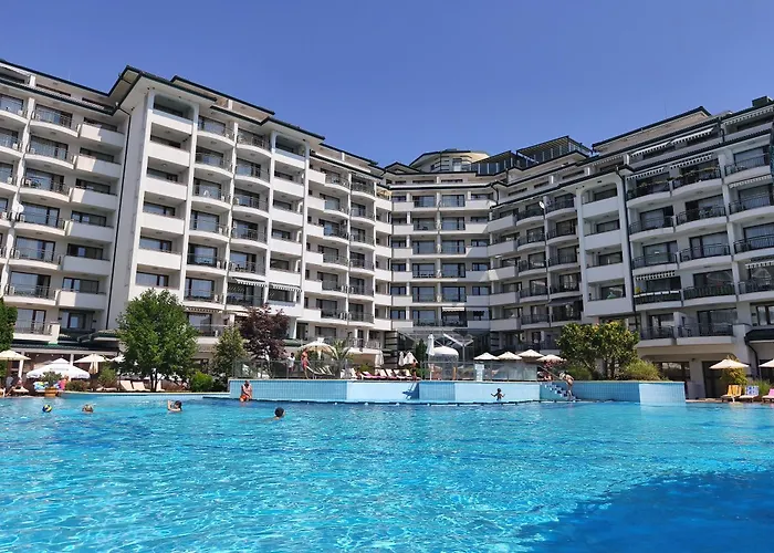 リゾート Emerald Wellness & ラヴダ