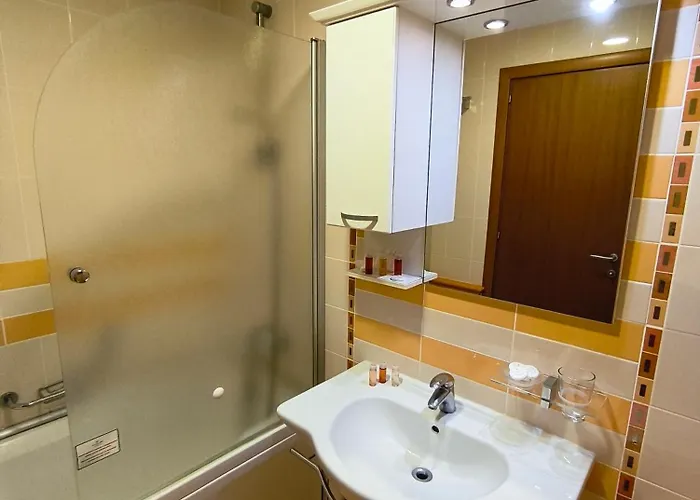 リゾート Emerald Wellness & *