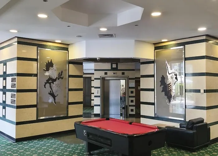 Emerald Wellness & * ラヴダ