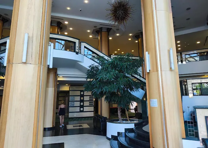 Emerald Wellness & ラヴダ