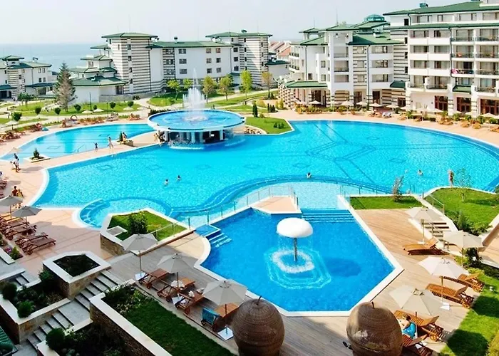 Emerald Wellness & リゾート ラヴダ